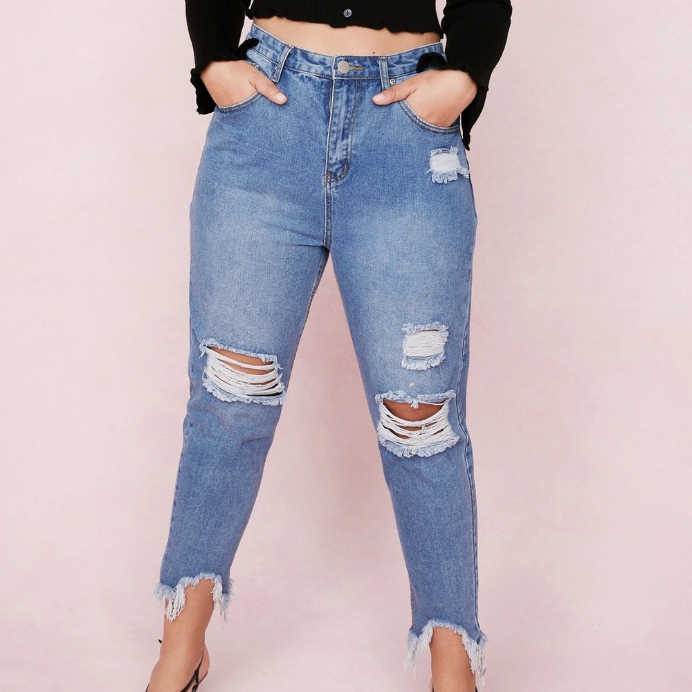 Brand New mom jeans Unworn. Size 12